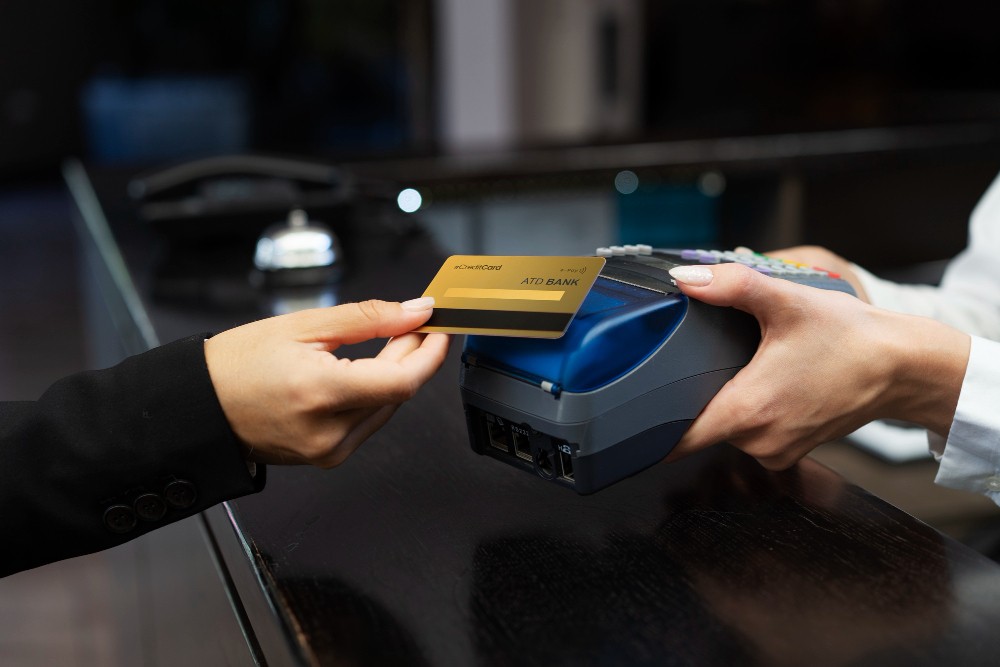 how much should you pay on your credit card?